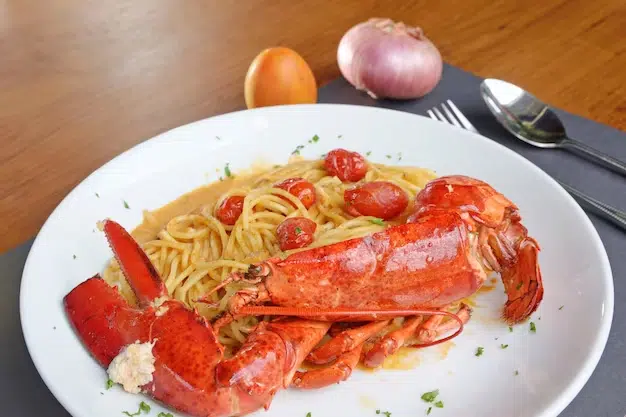 Spaghetti Aglio Olio with Lobster