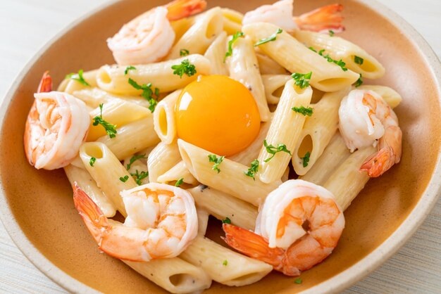 Cara membuat macaroni schotel dengan toping udang