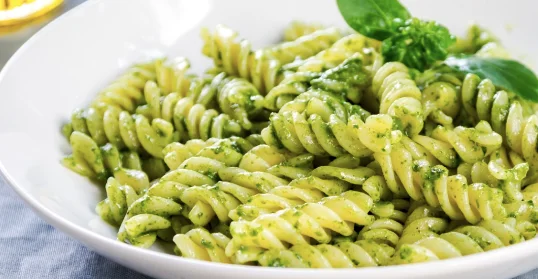 fusili hijau saus pesto